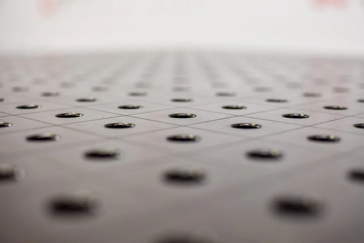 4-161015.P: Siegmund 1,200x1,200mm "BASIC" System 16 Welding Table - Image 7